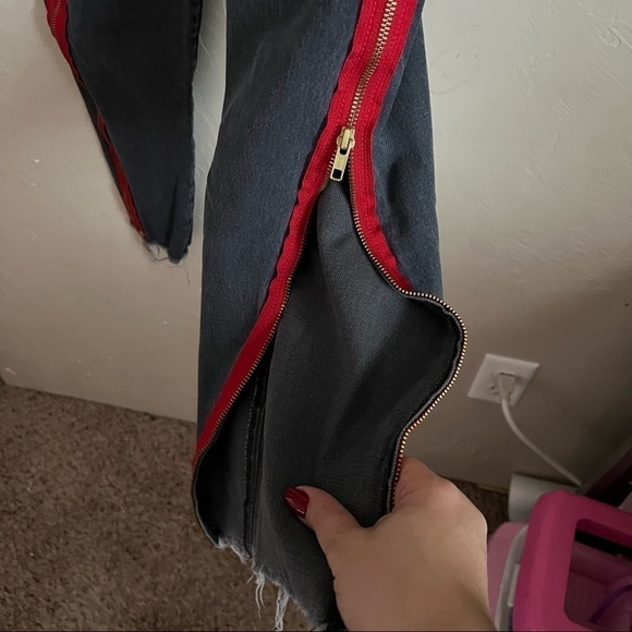 Levi’s Upcycled High Rise Raw Hem Crop Zipper Tuxedo Sides Denim Jeans - Picture 5 of 13